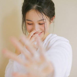 不打马赛手抓欧派二次元
