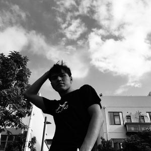 张柏芝大腿缝口两瓣肉
